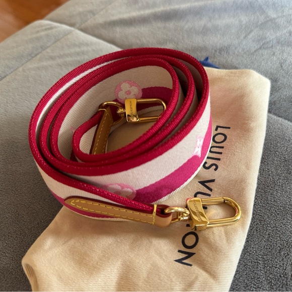 🔥24hrs only🔥Louis Vuitton Logo Shoulder Strap Jacquard Wide Neutral, Pink - Picture 8 of 16